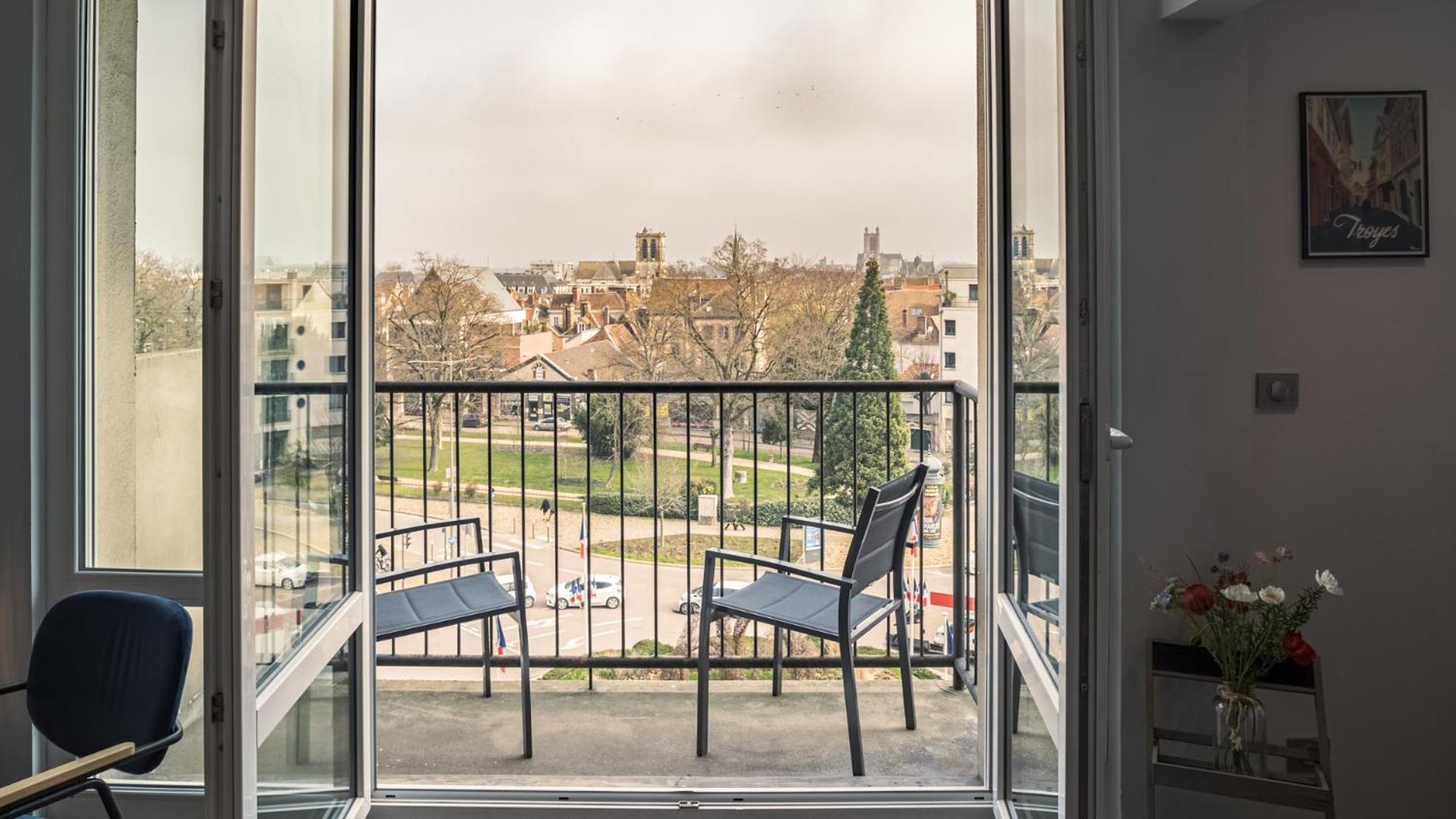 Le Balcon Troyen - Proche Hypercentre - 4 Pers. Lejlighed Troyes Eksteriør billede