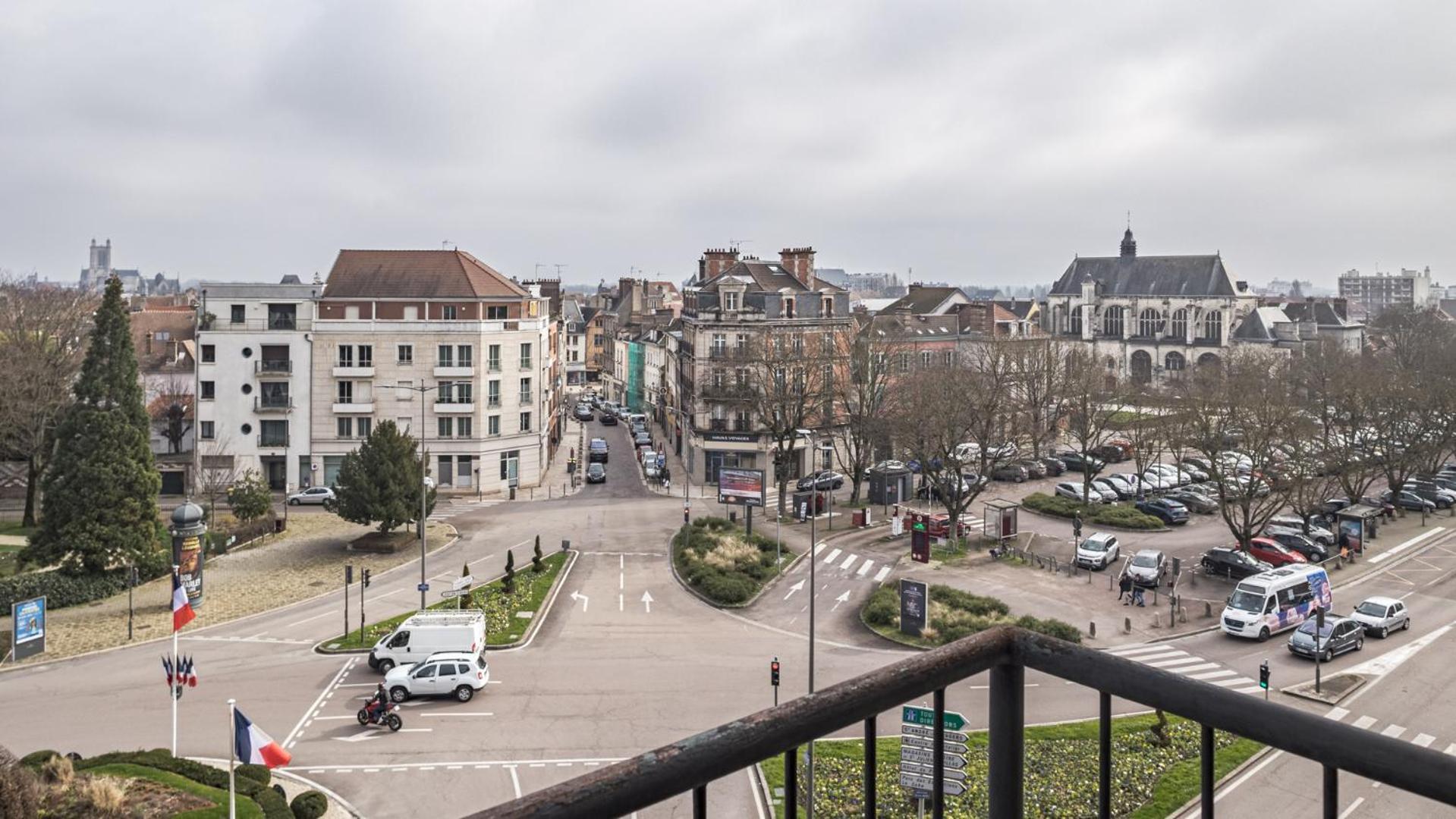 Le Balcon Troyen - Proche Hypercentre - 4 Pers. Lejlighed Troyes Eksteriør billede